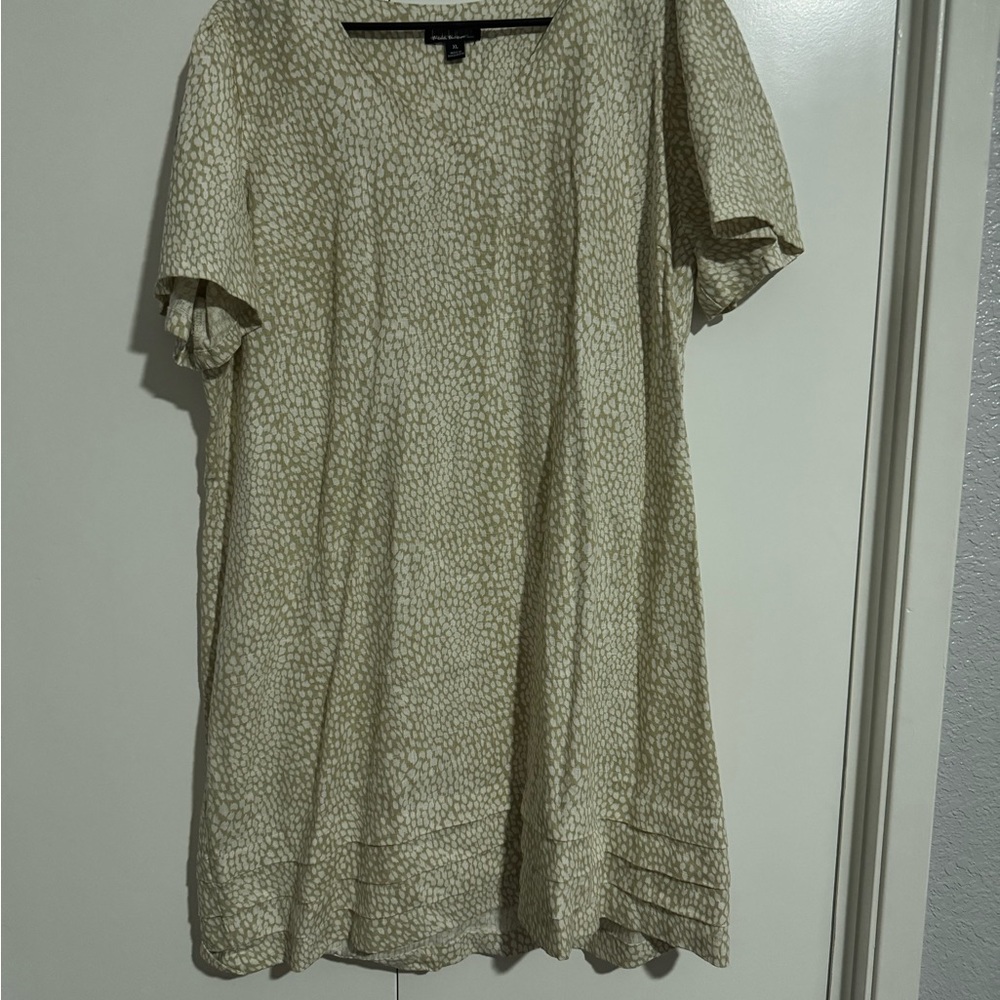 Elegant Cream Women's Tunic
